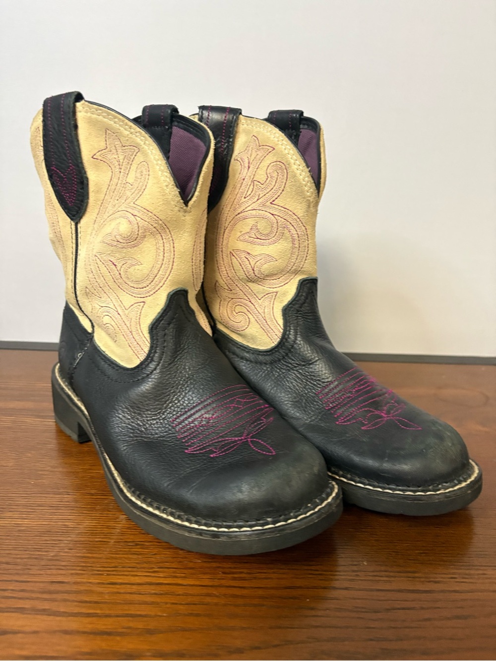 Ariat Black and Cream Lace-Up Western Boots with Pink Stitching